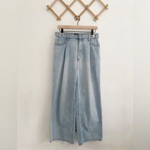 Unique BDG High-Waist Wide Leg Light Denim Jeans
